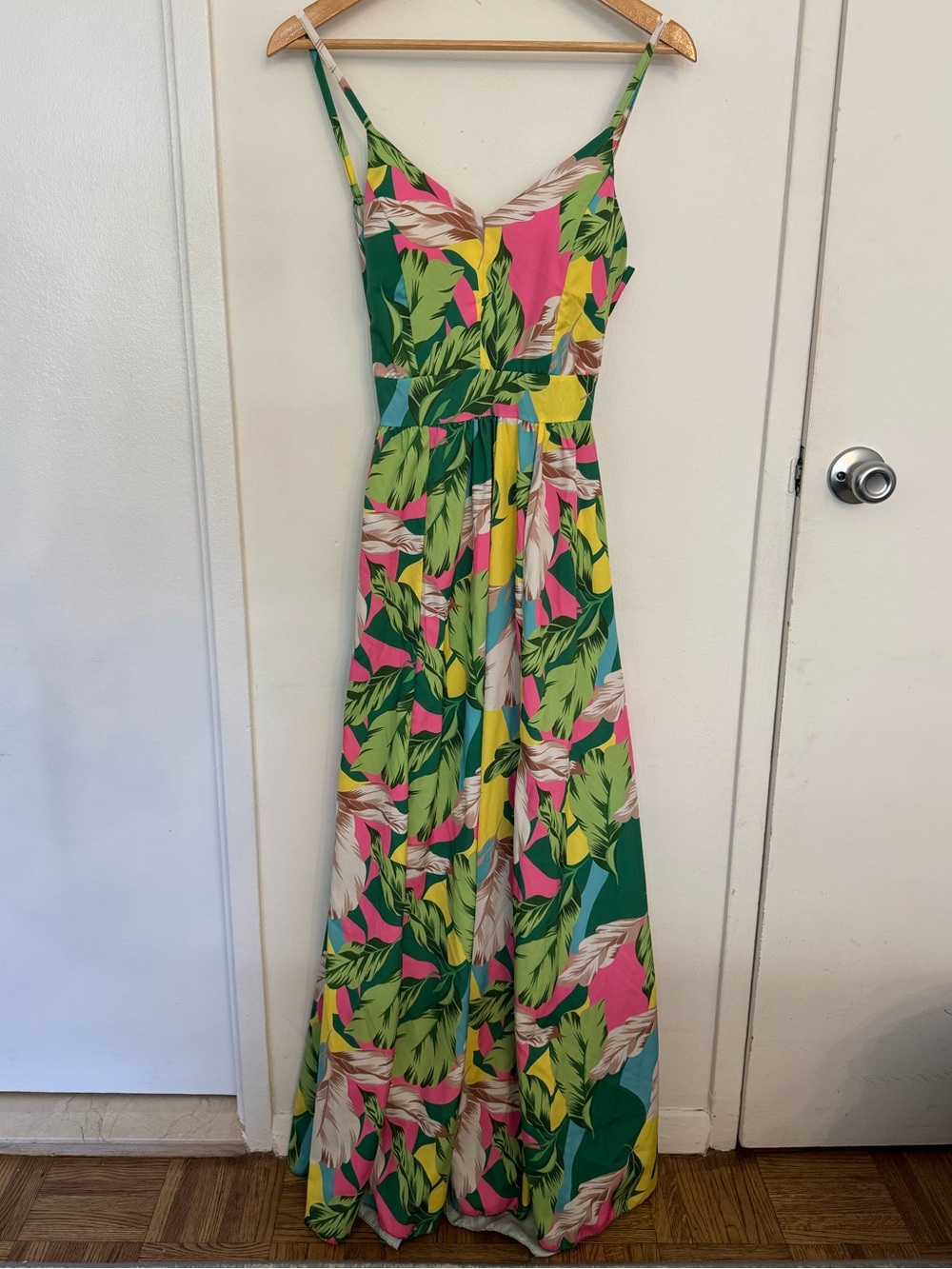 Summer Maxi Dress with Open Back size S-M